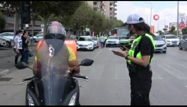 Bursa'da polis ekipleri motosiklet sürücülerini denetledi