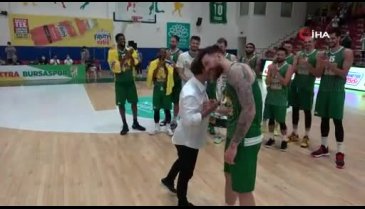 Frutti Extra&nbsp;Bursaspor, turnuvayı şampiyon olarak bitirdi