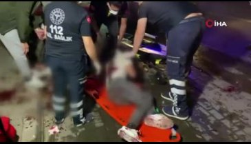 Bursa'da hafif ticari araç park halindeki otobüse çarptı: 1'i ağır 3 yaralı
