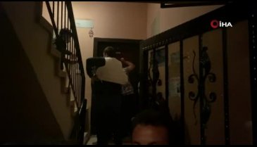 Aksaray'da sinir krizi geçiren şahıs kendini kilitlediği evi ateşe verdi