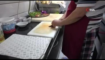 Adana'nın geleneksel sokak lezzetleri Bursalılarla buluştu