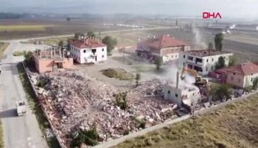 Çorum'da genelev yıkımlarına bina sahipleri engel olmaya çalıştı