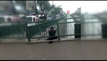 Bursa'da köprüden atlamak isteyen genç kız son anda kurtarıldı