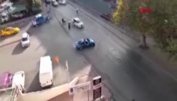 Trafiği kapatıp drift atan sürücü kamerada
