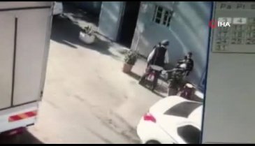 Bursa'da tartıştığı kişilere pompalı tüfekle ateş açtı, o &acirc;nlar kameralarda