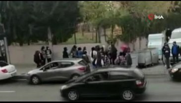 İmam Hatip Lisesi kız öğrencileri okul çıkışı saç saça, baş başa kavga ettiler