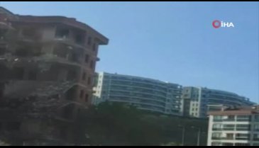 Bursa'da kepçe operatörünün yıkmak istediği bina kendisi yıkıldı