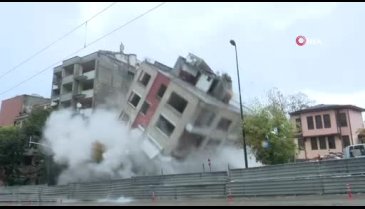Bursa'da binalar yıkılıyor, tarih değerini buluyor