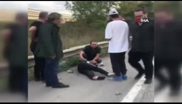 Bursa'da korkunç kaza! Kanlar içerisinde kalan sürücünün yardımına vatandaşlar koştu
