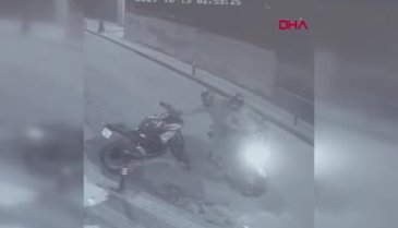 Motosiklet hırsızlığı güvenlik kamerasında