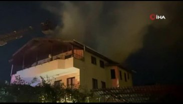 Bursa'da korkutan yangın! Mahsur kalan adamı kurtardılar