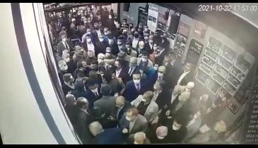 Mansur Yavaş'ın korumaları gazetecileri yumrukladığı iddia edildi