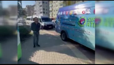 Bursa'da eşinin eski eşya kumbarasına attığı cüzdanı buldu