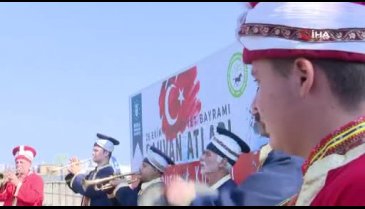 Bursa'da Rahvan atlar Cumhuriyet için koştu