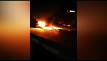 Bursa'da sıfır araçlar alev alev yandı, sürücü sinir krizi geçirdi