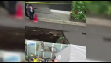 Japonya'da yol çöktü, kamyon çukurun içine düştü!