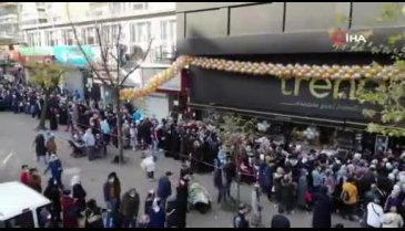 Bursa'da mağaza açılışında izdiham! Virüsü unutuldu