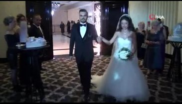 Ünlü oyuncu Aslıhan Gürbüz Bursa'da kurtlarını döktü