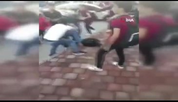 Antalya'da liselilerin tekme tokat kavgası kamerada