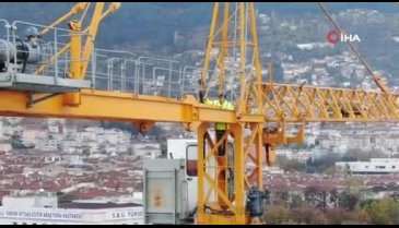 Bursa'da 80 metre yükseklikte Ata'ya saygı