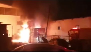 Bursa'da hafriyat kamyonundan çıkan yangın geceyi gündüze çevirdi