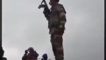 Türkiye'de eğitim gören Somali askerlerinden komando marşı