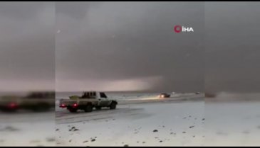 Suudi Arabistan'a kar yağdı