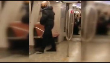 Metro'da dehşet anları! Kadın yolcuya küfürler savurup bıçakla saldırdı