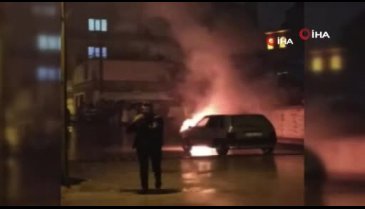 Bursa'da yanan otomobilden sürücü canını zor kurtardı