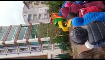 Bursa Yıldırım'da minik öğrenciler korona olan öğretmenlerini unutmadı