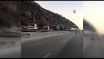 Otobüs ve tırlar birbirine girdi! 1 kişi öldü, 4 kişi yaralandı