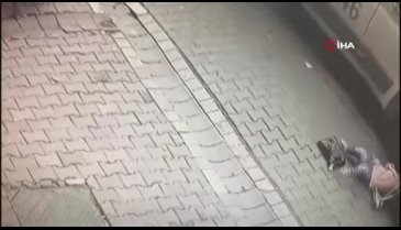 Minik Vedat okul servis minibüsünün altında kaldı