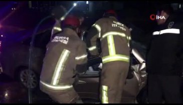 Bursa'da sıkışmalı kaza! 2'si ağır 3 yaralı