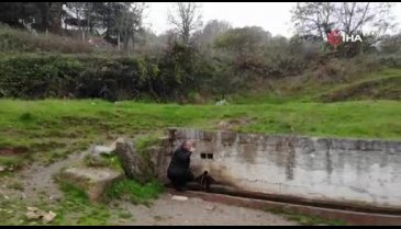 Bursa'da o köyün çeşmesinden akan, doğal maden suyu