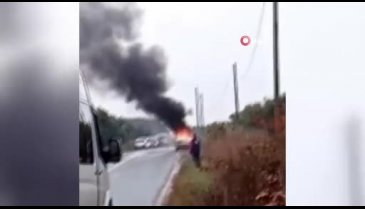 Bursa'da seyir halindeki otomobil alevlere teslim oldu