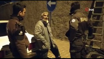 Bekçilere 'boyacıyım' dedi ardından hırsız olduğunu itiraf etti