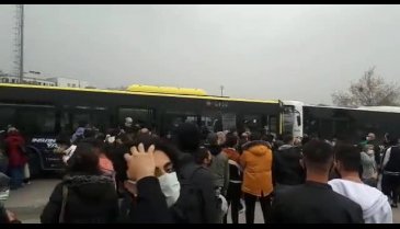 Bursa'da fırtına sebebiyle metro arıza yaptı! Yolcular tahliye edildi