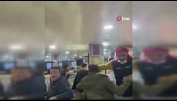 Fırtınaya denizin ortasında yakalanan feribotta korku dolu anlar