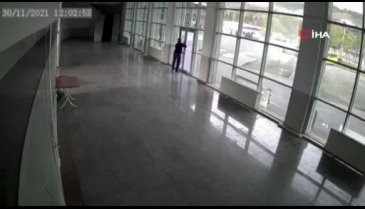 Otobüs terminalinin çatısı çöktü, büyük facia atlattı