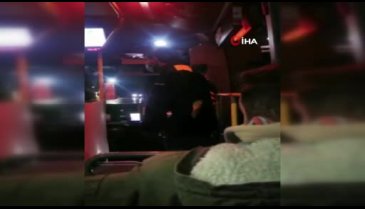 İş kıyafetleriyle toplu taşımaya bindi, şoför koltukları kirletir diye oturtmadı