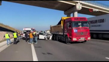 Kocaeli'nde dehşet kaza! Metrelerce sürüklendi