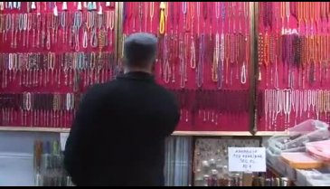 Bursa'nın kehribar diş kolyeleri bebeklerin ağrılarını gideriyor