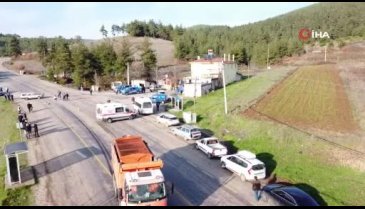 Bursa'da kar küreme makinesinin bıçağına otomobil çarptı!
