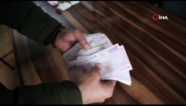 Dilencinin üzerinden çıkan para şok etkisi yarattı