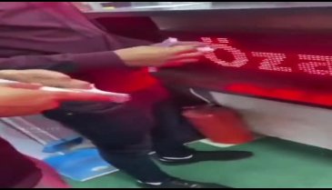 Dolar bozduran Araplar, video çekip TL ile dalga geçtiler