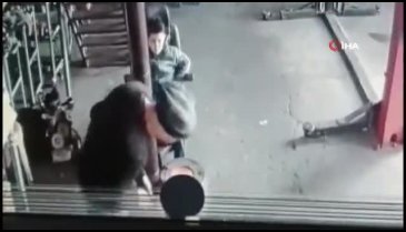 Sobaya döktüğü benzinle az kalsın hem kendi hem yeğeni yanıyordu