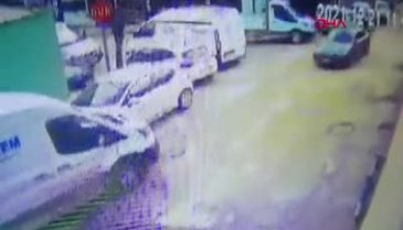 Bursa'da kaza yapan sürücü kalp masajıyla hayata döndürüldü