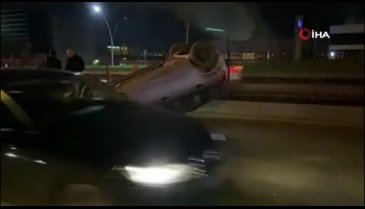 Bursa'da otomobilin çarptığı koruma demirleri başka araca ok gibi saplandı: 1 yaralı
