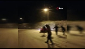 Makam aracı şoförünün buz pistine dönen yolda zor anları