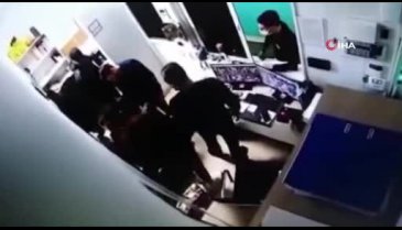 Moskova'da AVM'de el bombalı saldırgan paniği
